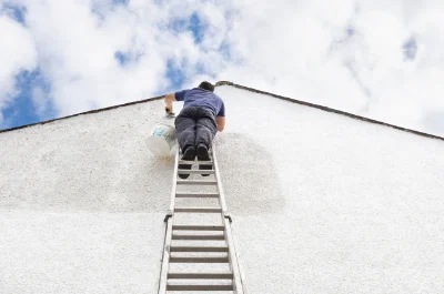 Peinture extérieure à Châteauneuf-d'Entraunes — façades et ravalement